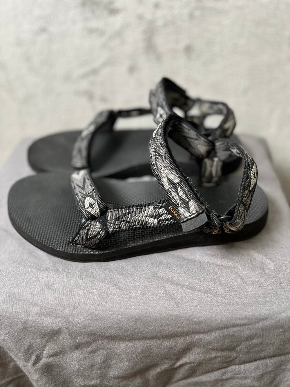 Teva Original Universal Sport Sandals Black Geometric Hook & Loop Outdoor Size 8